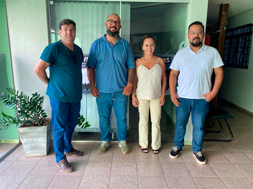 Diretores do SEEBCG juntos do presidente do SEESVIG